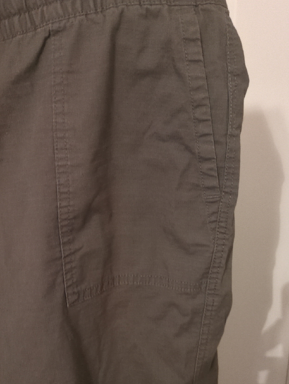 Vuori olive green Vuori Ripstop Climber pants with a drawstring waist - Picture 3 of 5